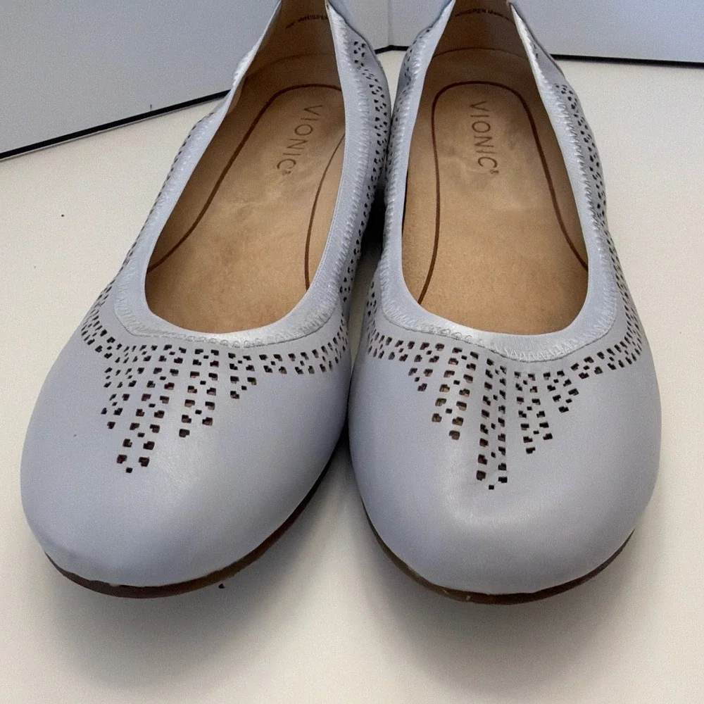 Vionic Whisper Grey Leather‎ Laser Cut Ballet Flats  8W Orthotic Comfort